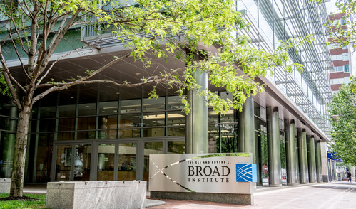 The outside of the Broad building at 415 Main St in Cambridge showing the Broad Institute sign